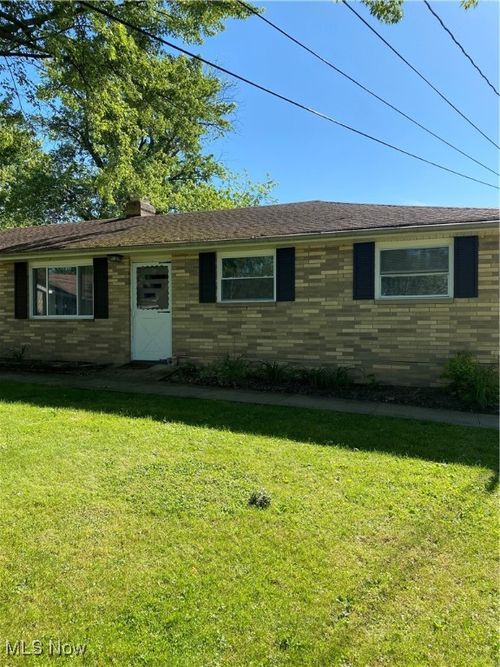 12920 Fountain Ct, Strongsville, OH, 44136-4329 | Card Image