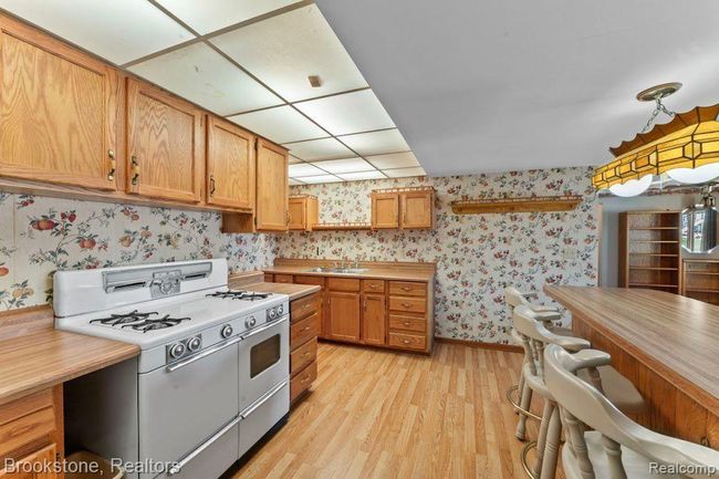 Kitchen in Basement | Image 22