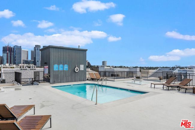 204 - 1830 Westholme Ave, Condo with 2 bedrooms, 3 bathrooms and 2 parking in LOS ANGELES CA | Image 33
