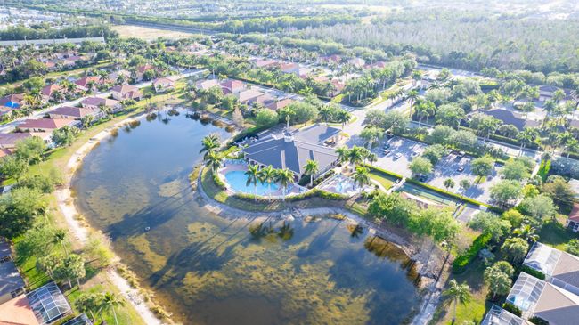 14190 Fall Creek Court, House other with 2 bedrooms, 2 bathrooms and null parking in Naples FL | Image 8