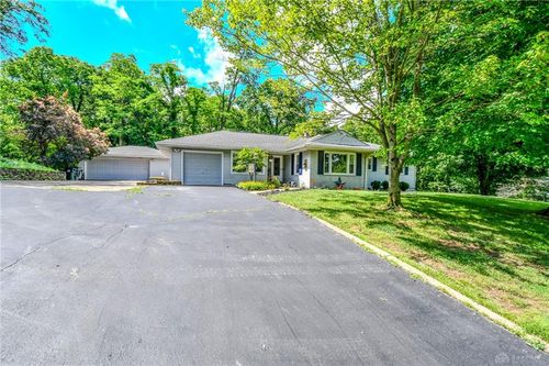 11 Ironwood Dr, West Carrollton, OH, 45449-1621 | Card Image
