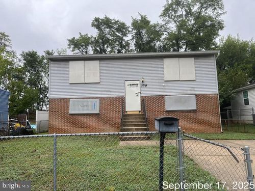 5704 L St, Fairmount Heights, MD, 20743-1356 | Card Image