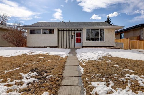 4723 Marbury Place Ne, Calgary, AB, T2A2W1 | Card Image