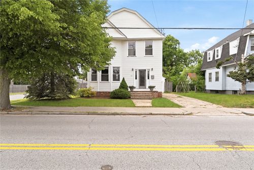 105 Park Ave, Cranston, RI, 02905-3514 | Card Image