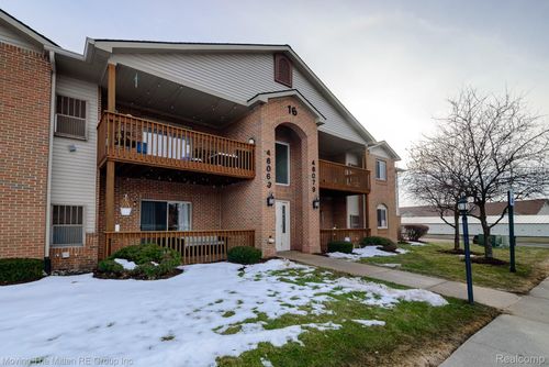 46075 Tallgrass Ct, Van Buren Township, MI, 48111-6424 | Card Image