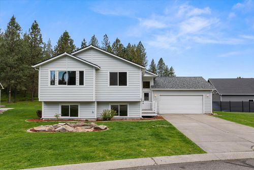 5983 Blackstone Way, Nine Mile Falls, WA, 99026-9584 | Card Image