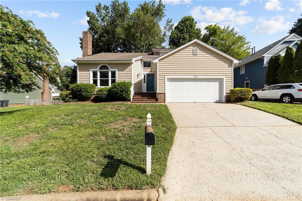 Scarlet Haw Dr, Greensboro, NC 27410