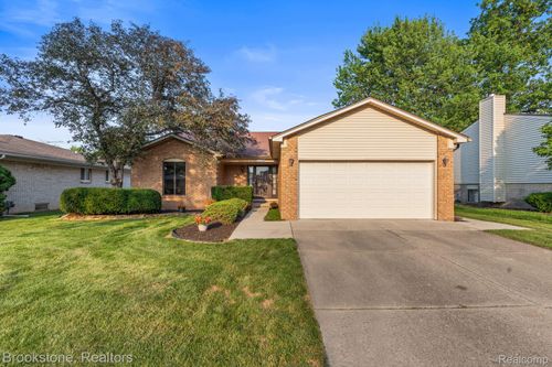 37746 Juniper Dr, Sterling Heights, MI, 48310-3949 | Card Image