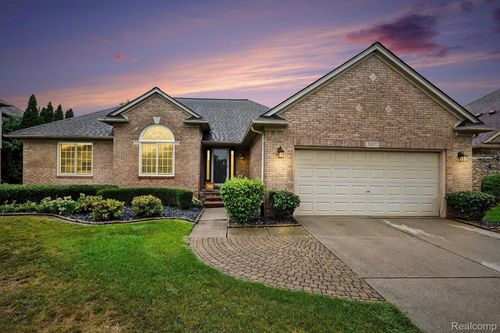 20577 Sherwood Dr, Macomb, MI, 48044-2133 | Card Image
