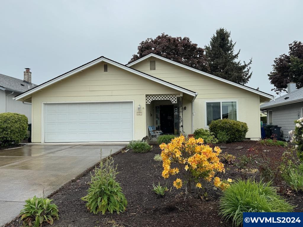 Walnut Pl, Salem, OR 97304