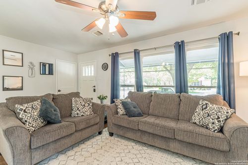 409 Aero Ave, Schertz, TX, 78154-1805 | Card Image