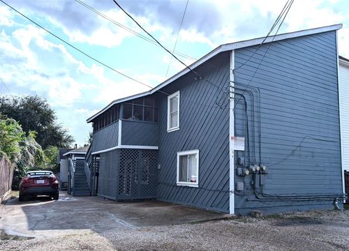 704 E 22nd St, Houston, TX, 77008-4445 | Card Image