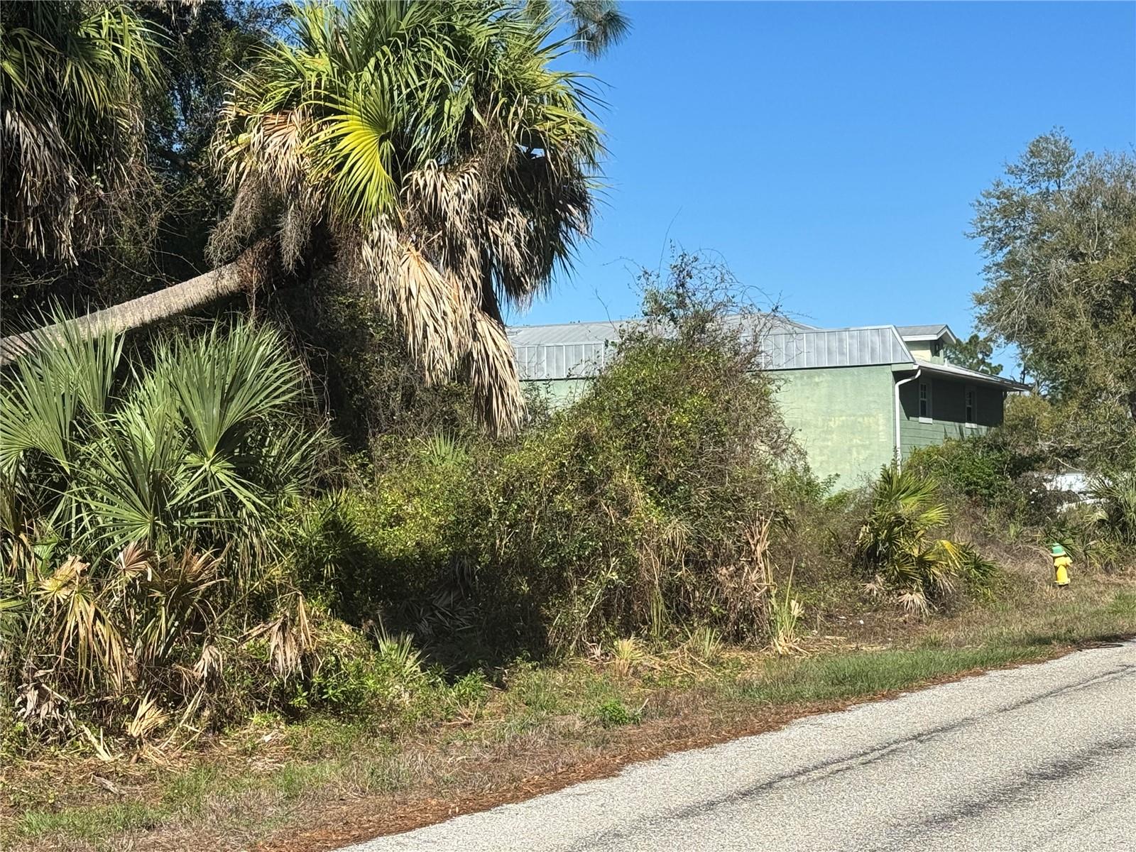 Land in PORT CHARLOTTE 3