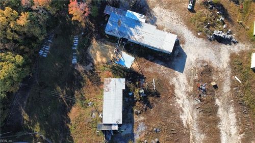 13056 Parham Ln, Stony Creek, VA, 23882-3129 | Card Image