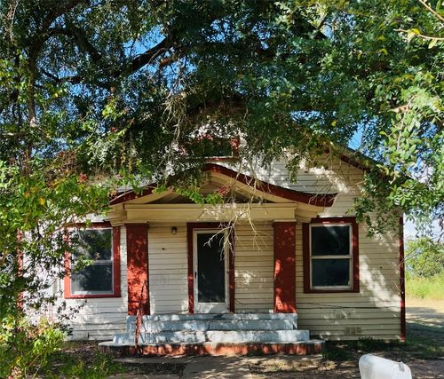 106 N Pear St, Rockdale, TX, 76567-3050 | Card Image