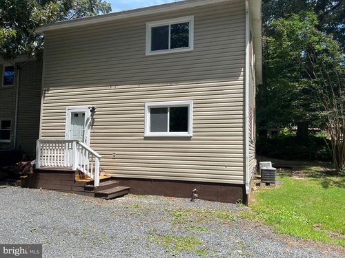 a-18402 Cedar Dr, TRIANGLE, VA, 22172-1414 | Card Image