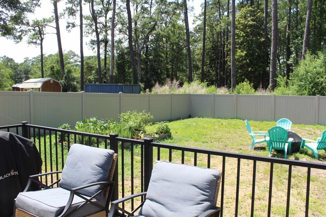 Exterior space with area for grilling | Image 8