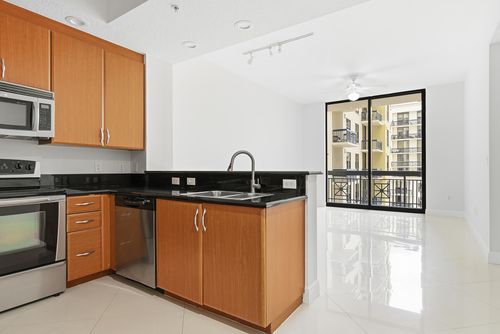 1010-701 S Olive Ave, West Palm Beach, FL, 33401-6104 | Card Image