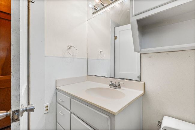 911 N Avenue C, House other with 3 bedrooms, 2 bathrooms and null parking in Elgin TX | Image 29