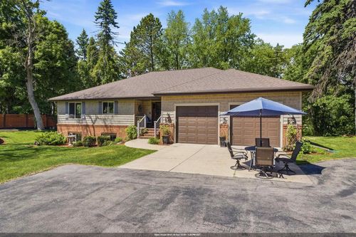 11 Kools Court, GRAND CHUTE, WI, 54914 | Card Image