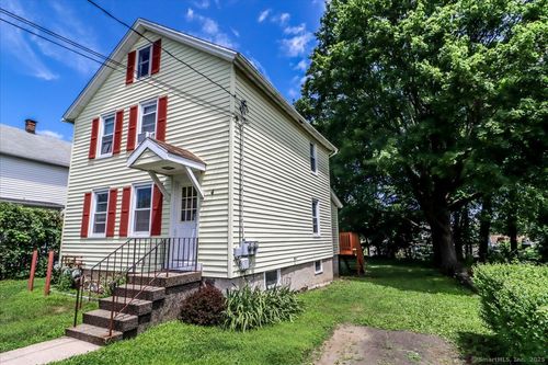 4 Edgewood St, Danbury, CT, 06810-5330 | Card Image