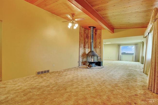 425 W 700 N, House other with 4 bedrooms, 2 bathrooms and 2 parking in Paul ID | Image 5