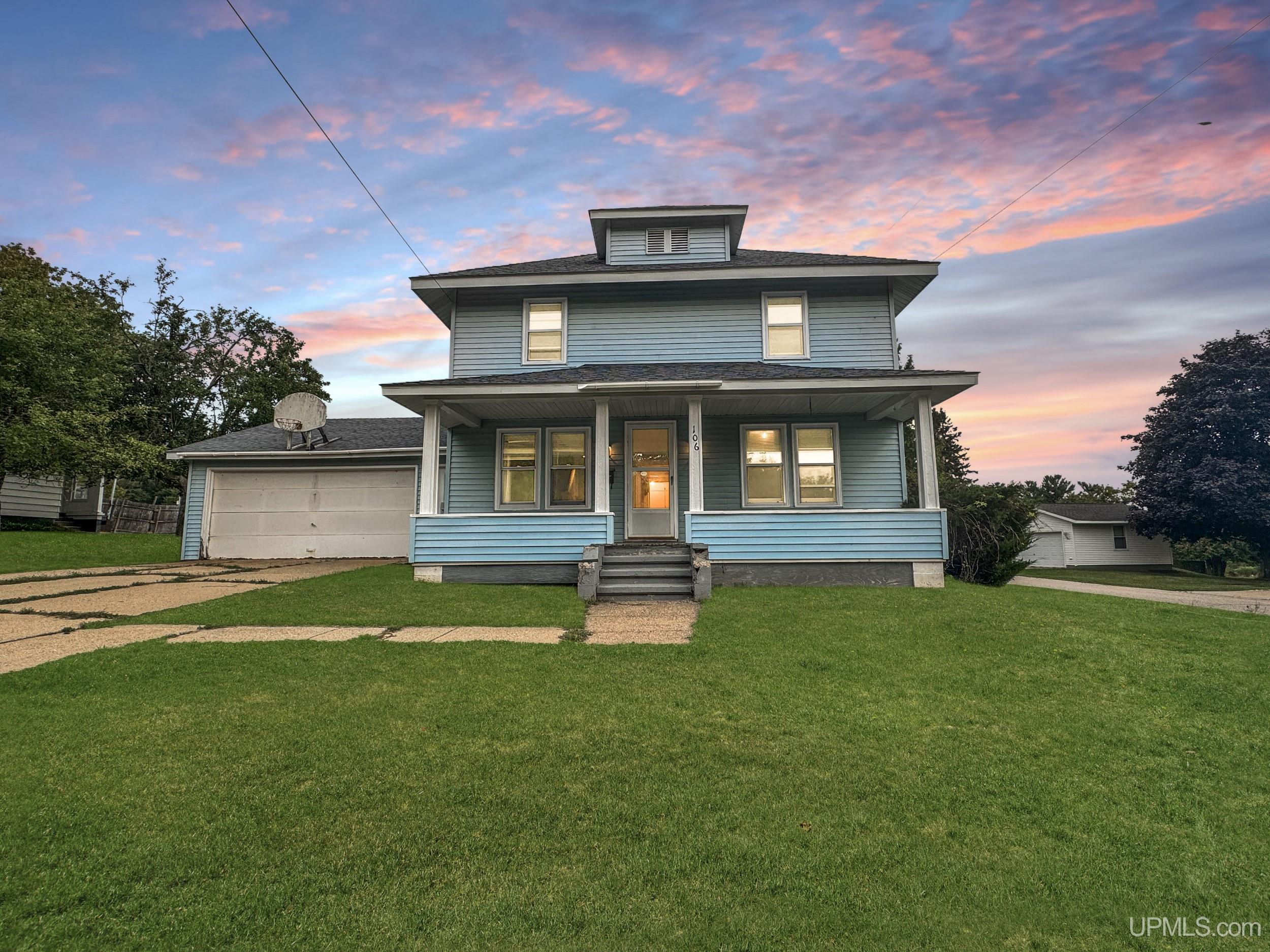 Grand Blvd, Iron Mountain, MI 49801