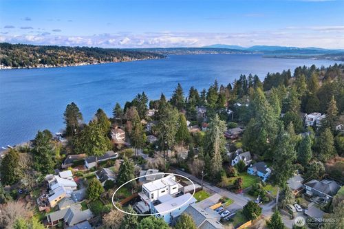 4224 Ne 124th St, Seattle, WA, 98125-5925 | Card Image