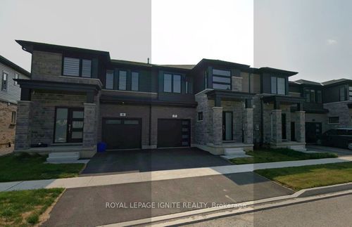 7 Saffron Way, Fonthill, ON, L3E0G6 | Card Image