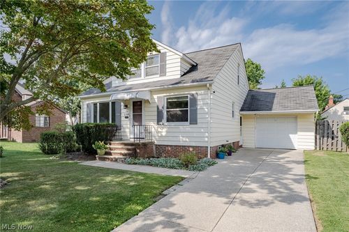 1188 S Green Rd, South Euclid, OH, 44121-3947 | Card Image