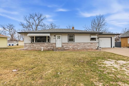 828 28th Ave N, Saint Cloud, MN, 56303-2324 | Card Image