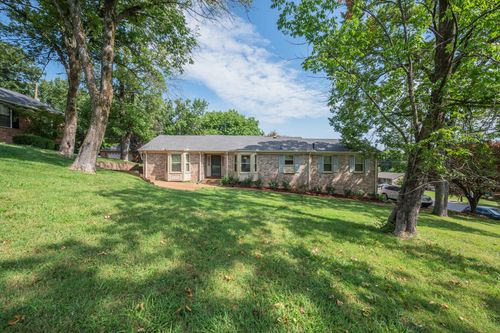 5671 Oakes Dr, Brentwood, TN, 37027-4682 | Card Image