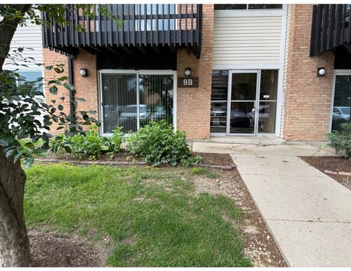 apt-108-9B Kingery Quarter, Willowbrook, IL, 60527-6569 | Card Image