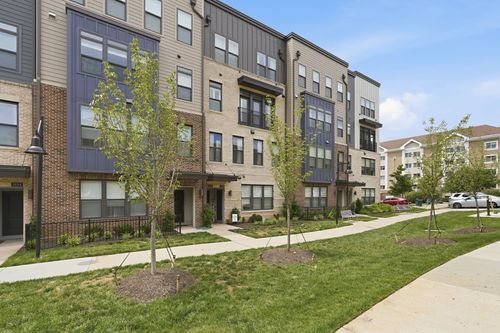19b-1702 Bandit Loop, RESTON, VA, 20190-4881 | Card Image