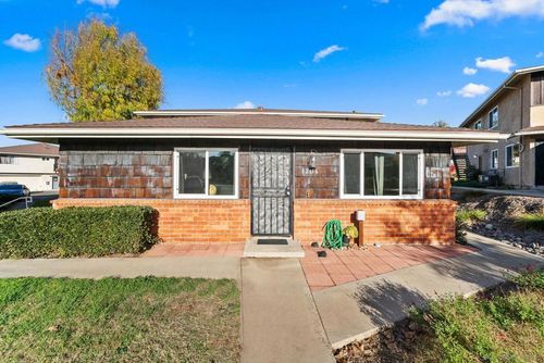 1-12156 Wintergreen Dr, Lakeside, CA, 92040-4021 | Card Image