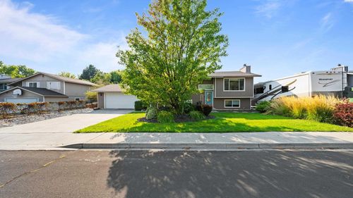 1433 Rimrock Ave, Richland, WA, 99352-8527 | Card Image