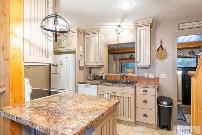 Kitchen | Image 10