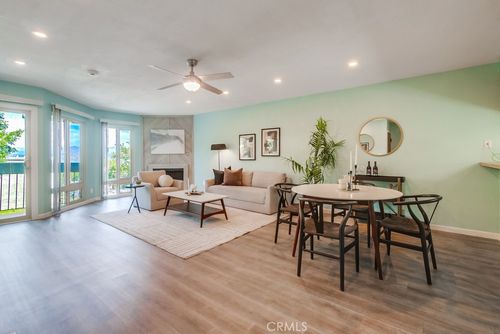 328 Travelodge Dr, El Cajon, CA, 92020-4161 | Card Image