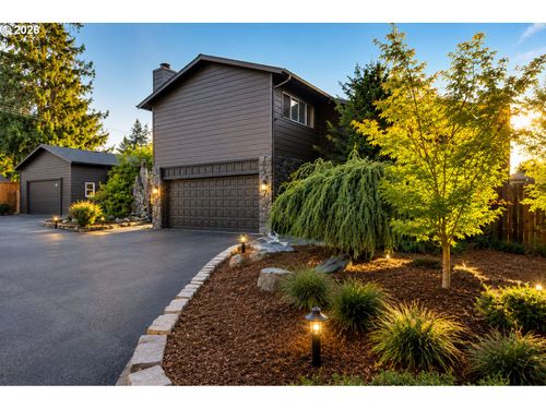 2315 Ne 112th Ave, Portland, OR, 97220-1804 | Card Image
