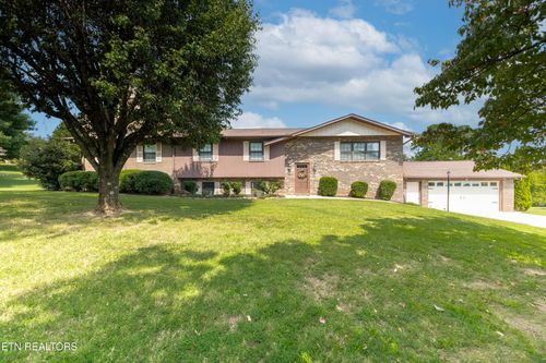 498 Montcrest Dr, Lenoir City, TN, 37771-7706 | Card Image