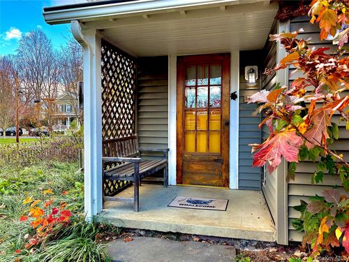 60 Livingston St, Rhinebeck, NY, 12572-1532 | Card Image