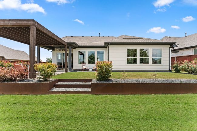 The fully landscaped yard is ideal for both entertaining and everyday enjoyment. | Image 20