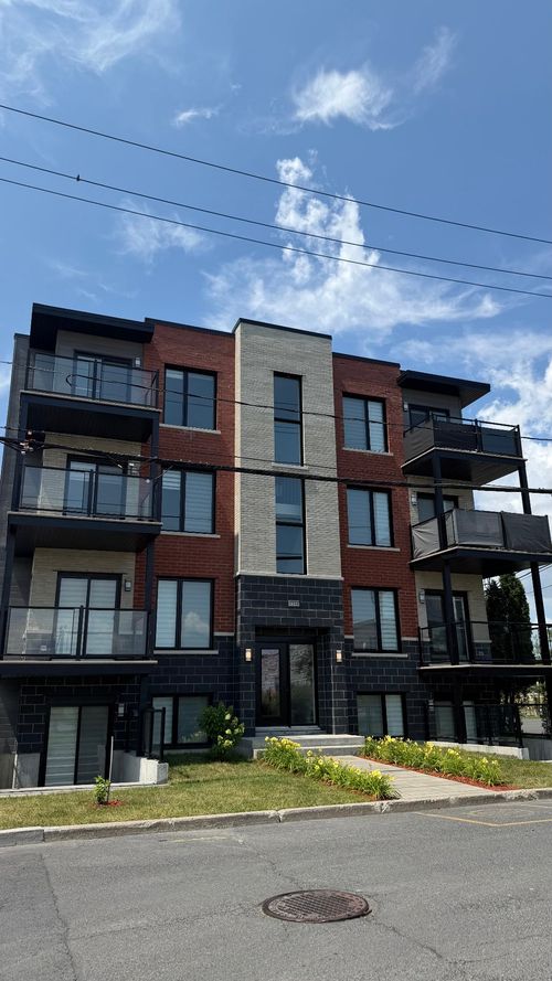 401-2200 Rue Desautels, Longueuil, QC, J3Y3V3 | Card Image
