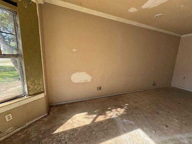 2014 Kokomo St, House other with 2 bedrooms, 1 bathrooms and null parking in Plainview TX | Image 4