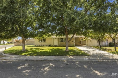 521 Oak Fair Way, Bakersfield, CA, 93309-2879 | Card Image
