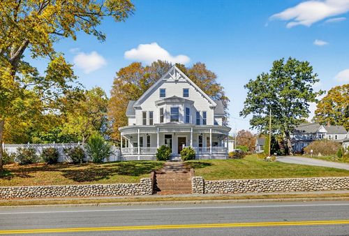 84 E Broadway, Derry, NH, 03038-2021 | Card Image