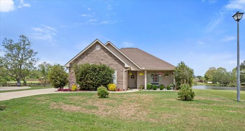 61 Lakeland Cir, Petal, MS, 39465-8706 | Card Image