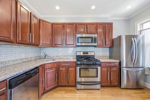 1-693 E 7th St, Boston, MA, 02127-5530 | Card Image