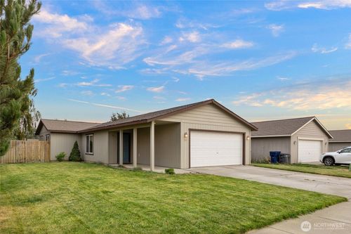 404 E 28th Ave, Ellensburg, WA, 98926-3097 | Card Image