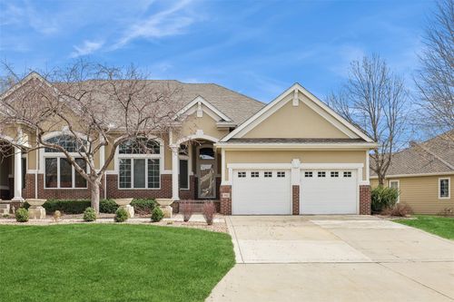882 Burr Oaks Drive, West Des Moines, IA, 50266 | Card Image